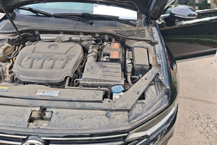 Used Volkswagen Magotan 2020 330TSI DSG Luxury Edition Engine Bay Left