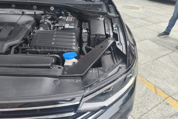 Used Volkswagen Magotan 2020 330TSI DSG Leading Model Engine Bay Left