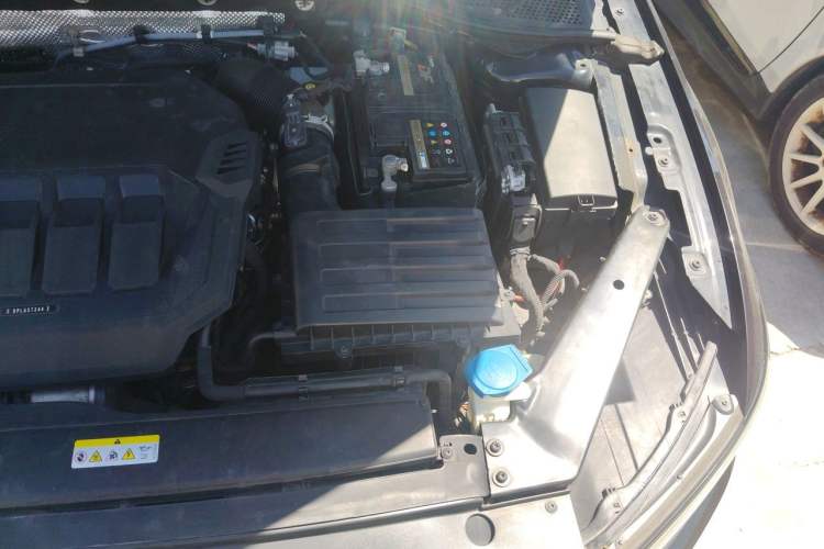 Used Volkswagen Magotan 2020 330TSI DSG Luxury Edition Engine Bay Left