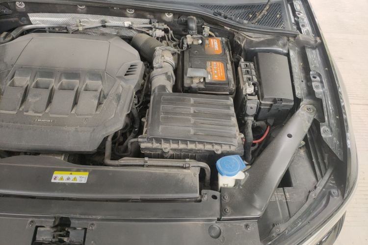 Used Volkswagen Magotan 2020 330TSI DSG Luxury Edition Engine Bay Left