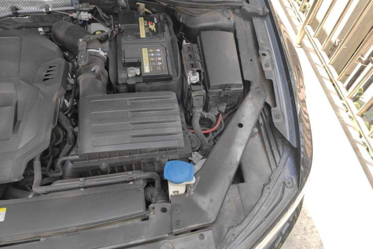 Used Volkswagen Magotan 2020 330TSI DSG Luxury Edition Engine Bay Left