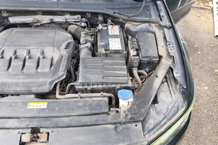 Used Volkswagen Magotan 2020 330TSI DSG Luxury Edition Engine Bay Left