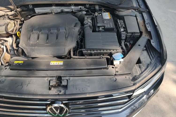 Used Volkswagen Magotan 2020 330TSI DSG Luxury Edition Engine Bay Left