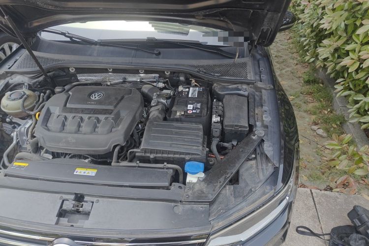 Used Volkswagen Magotan 2020 330TSI DSG Luxury Edition Engine Bay Left