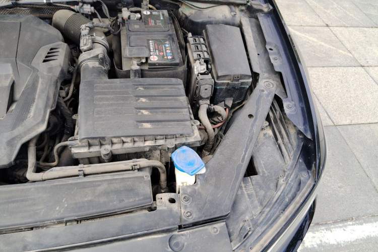 Used Volkswagen Magotan 2020 330TSI DSG Luxury Edition Engine Bay Left