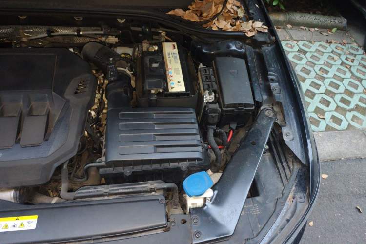 Used Volkswagen Magotan 2020 330TSI DSG Luxury Edition Engine Bay Left