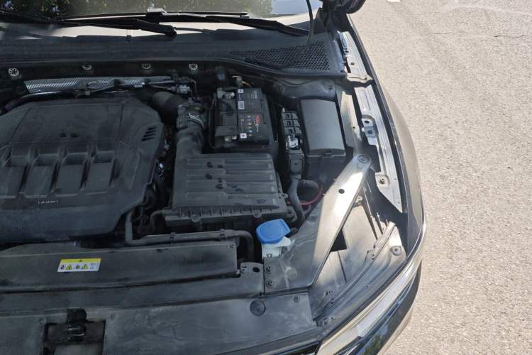 Used Volkswagen Magotan 2020 330TSI DSG Luxury Edition Engine Bay Left
