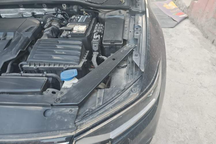 Used Volkswagen Magotan 2020 280TSI DSG Leading Edition Engine Bay Left
