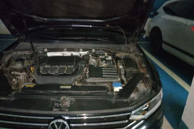 Used Volkswagen Magotan 2020 330TSI DSG Luxury Edition Engine Bay Left