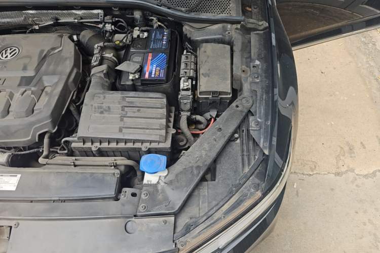 Used Volkswagen Magotan 2020 330TSI DSG Luxury Edition Engine Bay Left