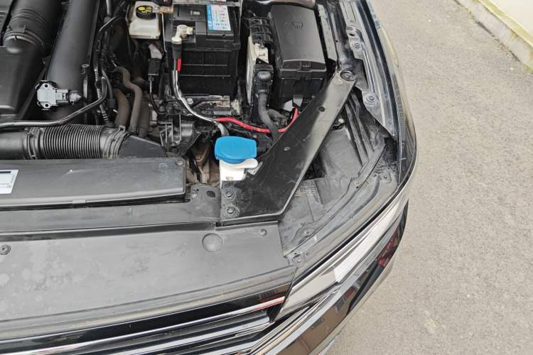 Used Volkswagen Magotan 2020 280TSI DSG Comfort Edition Engine Bay Left