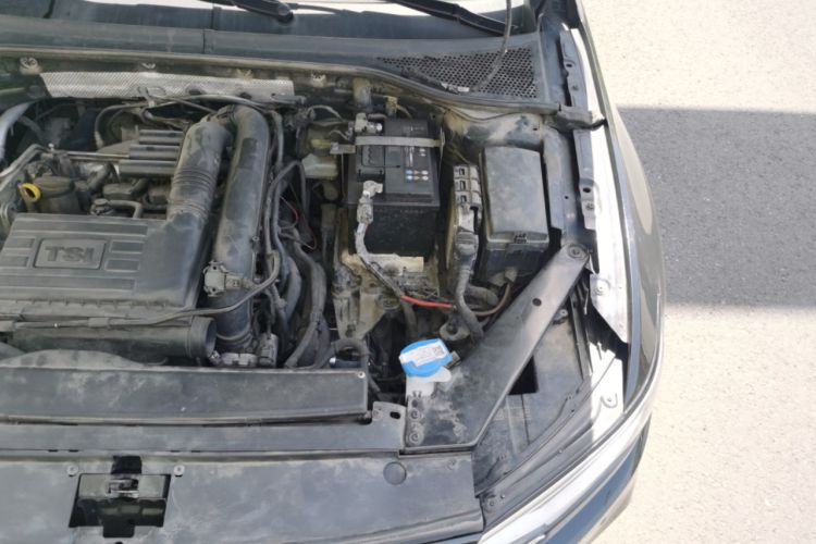 Used Volkswagen Magotan 2020 280TSI DSG Comfort Edition Engine Bay Left