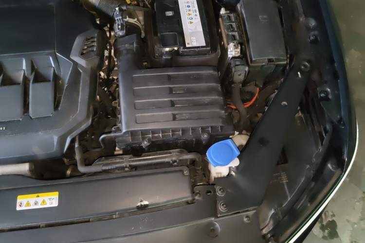 Used Volkswagen Magotan 2020 330TSI DSG Luxury Edition Engine Bay Left