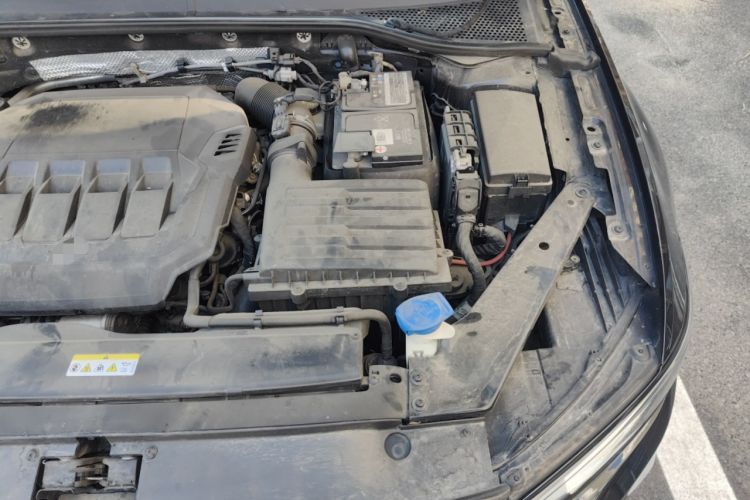 Used Volkswagen Magotan 2020 330TSI DSG Luxury Edition Engine Bay Left