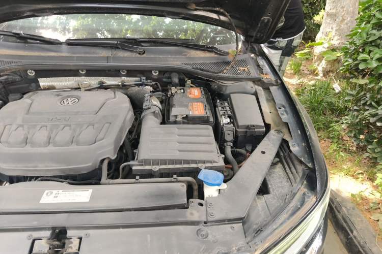 Used Volkswagen Magotan 2020 330TSI DSG Luxury Edition Engine Bay Left