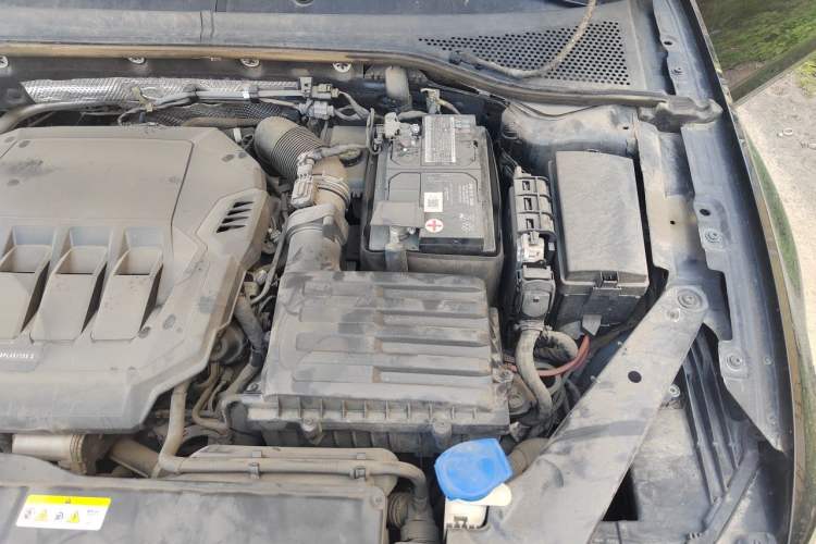 Used Volkswagen Magotan 2020 330TSI DSG Luxury Edition Engine Bay Left