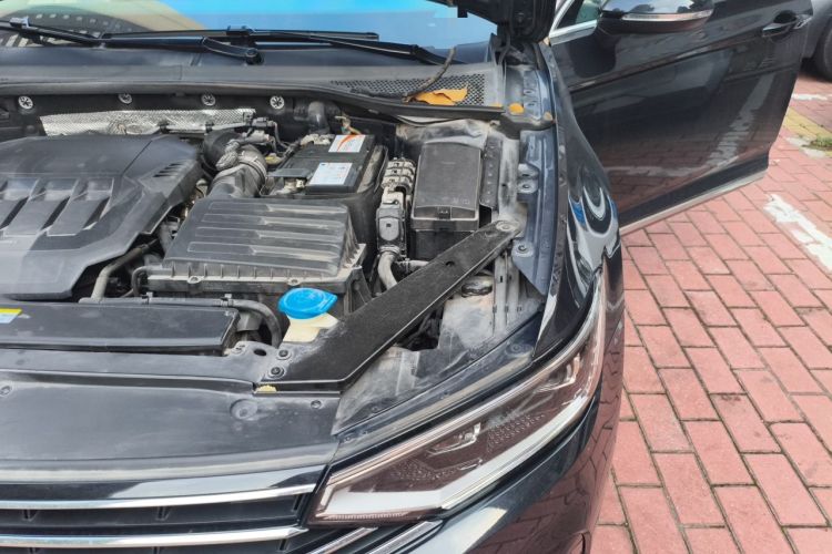 Used Volkswagen Magotan 2020 330TSI DSG Leading Model Engine Bay Left