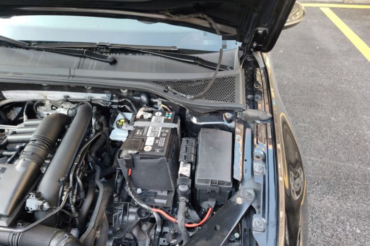 Used Volkswagen Magotan 2020 280TSI DSG Comfort Edition Engine Bay Left