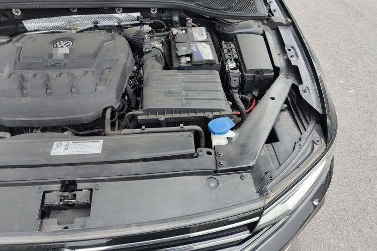 Used Volkswagen Magotan 2020 330TSI DSG Luxury Edition Engine Bay Left