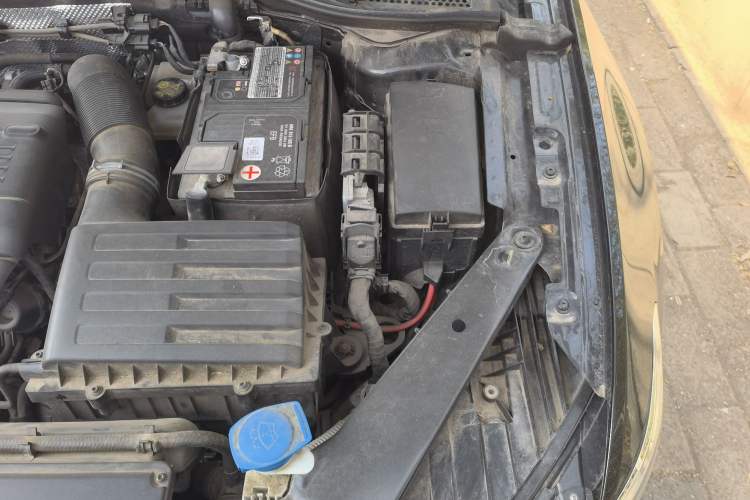 Used Volkswagen Magotan 2020 380TSI DSG Luxury Version Engine Bay Left