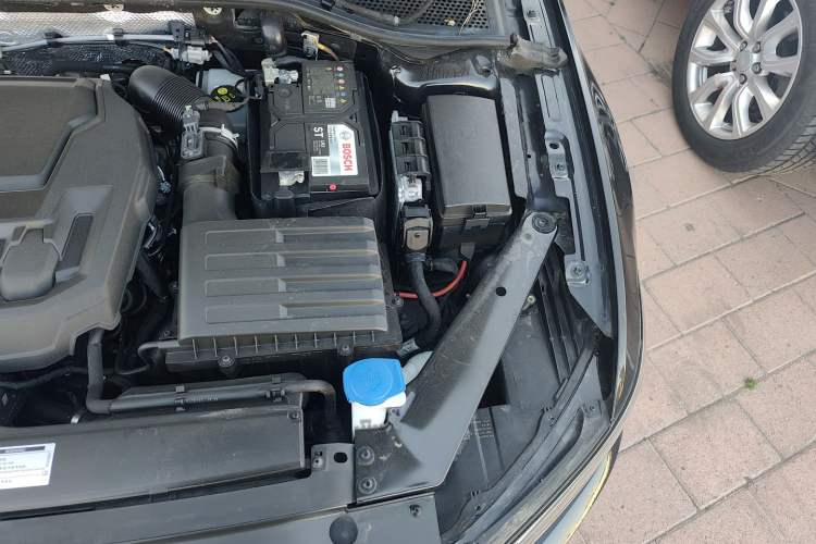 Used Volkswagen Magotan 2020 330TSI DSG Luxury Edition Engine Bay Left
