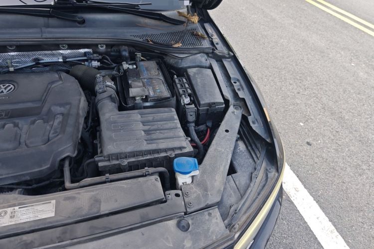 Used Volkswagen Magotan 2020 330TSI DSG Luxury Edition Engine Bay Left