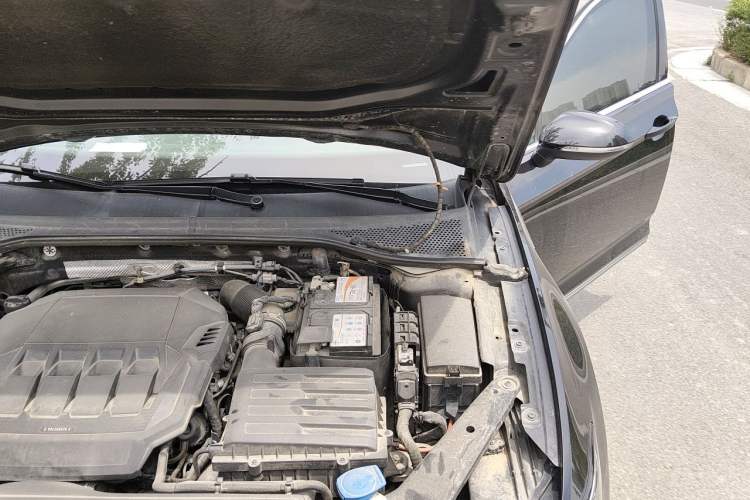 Used Volkswagen Magotan 2020 330TSI DSG Luxury Edition Engine Bay Left