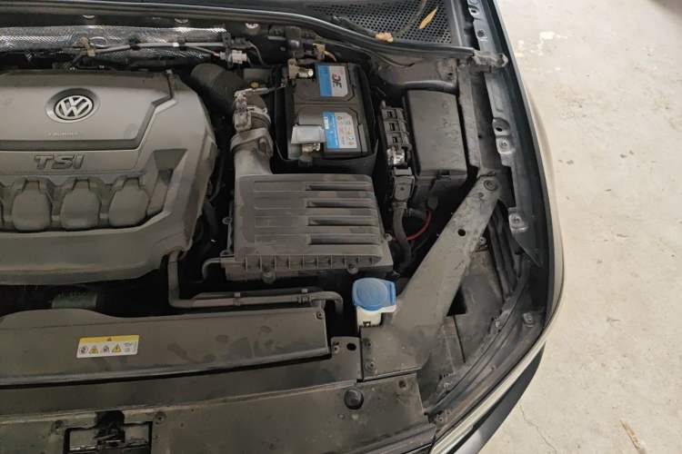 Used Volkswagen Magotan 2020 330TSI DSG Luxury Edition Engine Bay Left