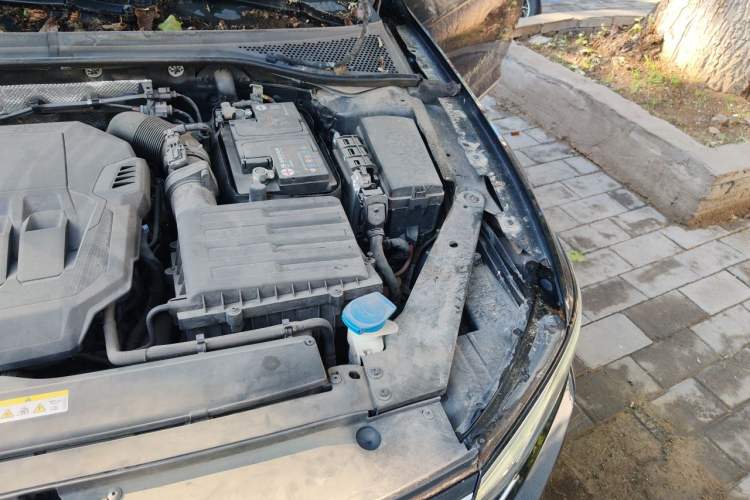 Used Volkswagen Magotan 2020 330TSI DSG Luxury Edition Engine Bay Left