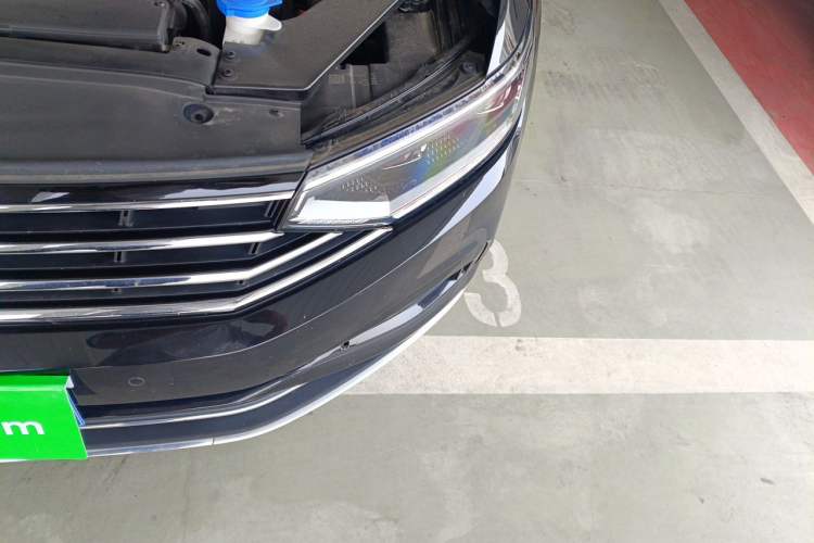 Used Volkswagen Magotan 2020 330TSI DSG Luxury Edition Engine Bay Left