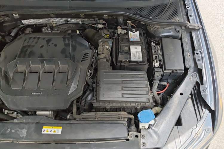 Used Volkswagen Magotan 2020 330TSI DSG Luxury Edition Engine Bay Left