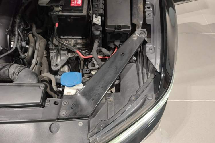 Used Volkswagen Magotan 2020 280TSI DSG Comfort Edition Engine Bay Left