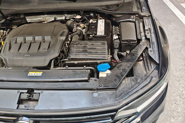 Used Volkswagen Magotan 2020 330TSI DSG Leading Model Engine Bay Left