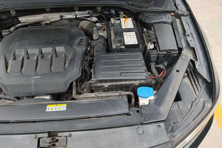 Used Volkswagen Magotan 2020 330TSI DSG Leading Model Engine Bay Left