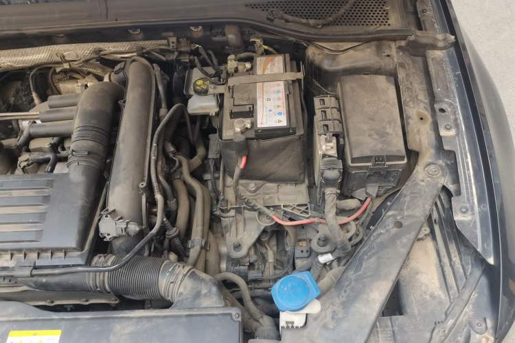 Used Volkswagen Magotan 2020 280TSI DSG Comfort Edition Engine Bay Left