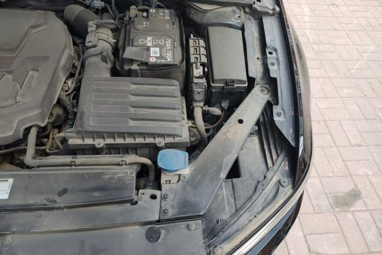 Used Volkswagen Magotan 2020 330TSI DSG Luxury Edition Engine Bay Left