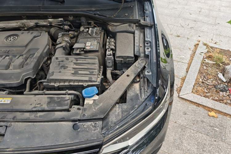 Used Volkswagen Magotan 2020 330TSI DSG Leading Model Engine Bay Left