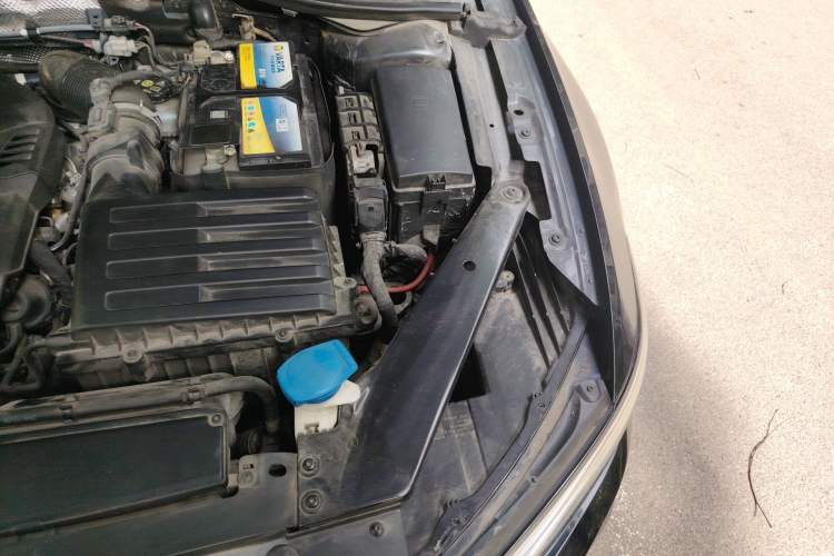 Used Volkswagen Magotan 2020 330TSI DSG Luxury Edition Engine Bay Left