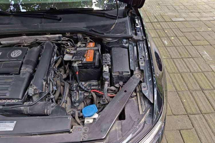 Used Volkswagen Magotan 2020 280TSI DSG Comfort Edition Engine Bay Left