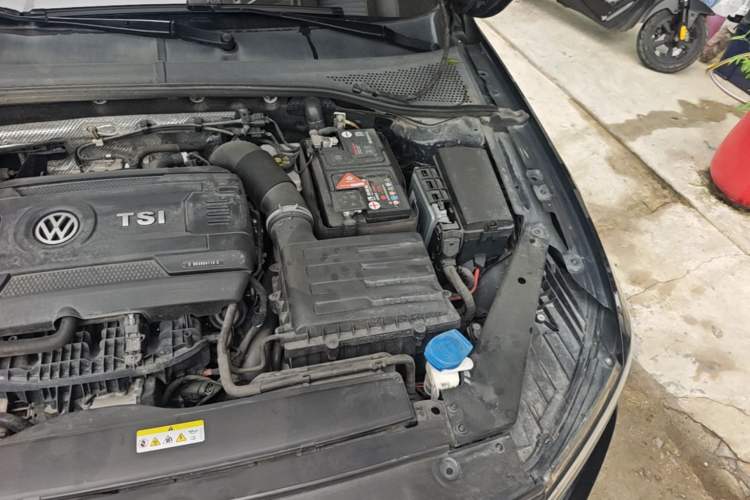 Used Volkswagen Magotan 2020 380TSI DSG Luxury Version Engine Bay Left