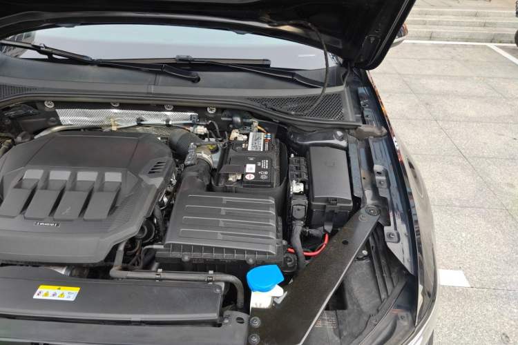 Used Volkswagen Magotan 2020 330TSI DSG Luxury Edition Engine Bay Left