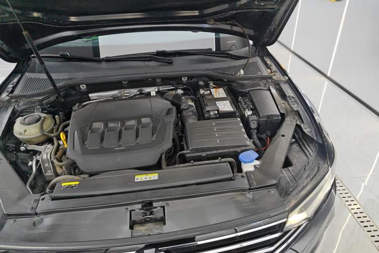 Used Volkswagen Magotan 2020 330TSI DSG Leading Model Engine Bay Left
