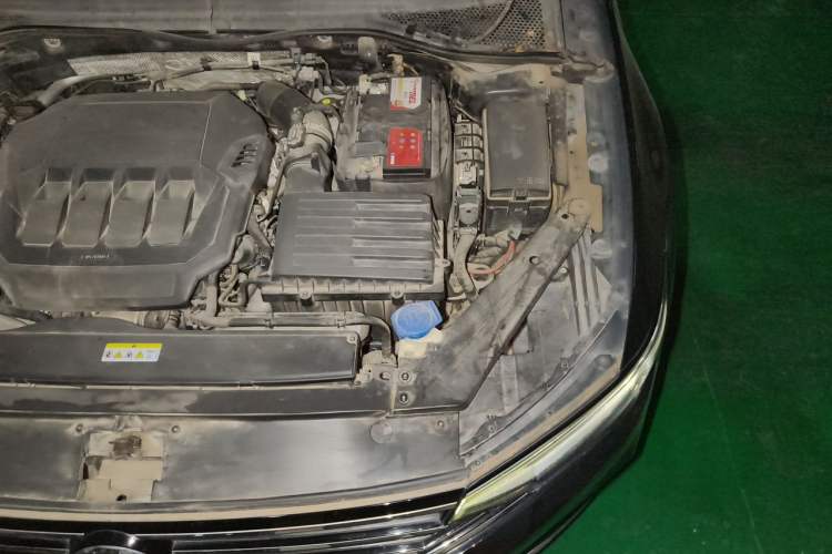 Used Volkswagen Magotan 2020 330TSI DSG Luxury Edition Engine Bay Left