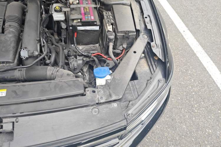 Used Volkswagen Magotan 2020 280TSI DSG Comfort Edition Engine Bay Left