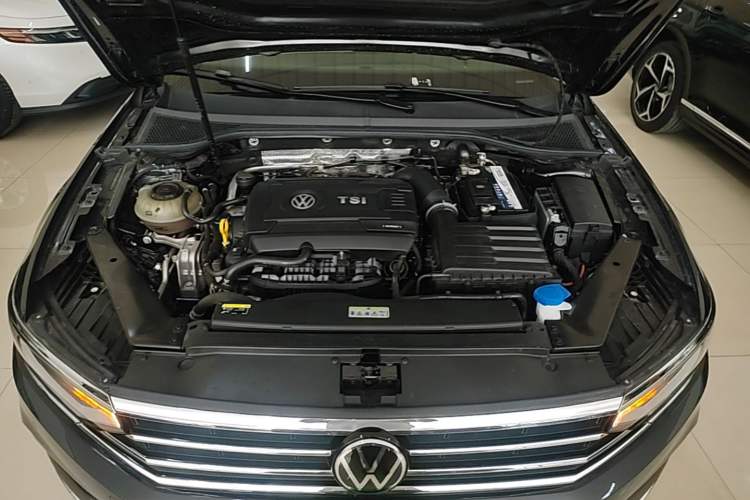Used Volkswagen Magotan 2020 380TSI DSG Luxury Version Engine Bay