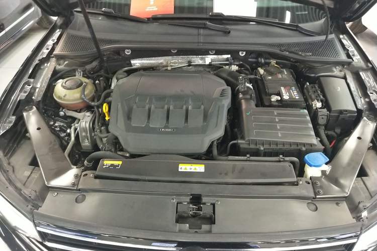 Used Volkswagen Magotan 2020 330TSI DSG Luxury Edition Engine Bay