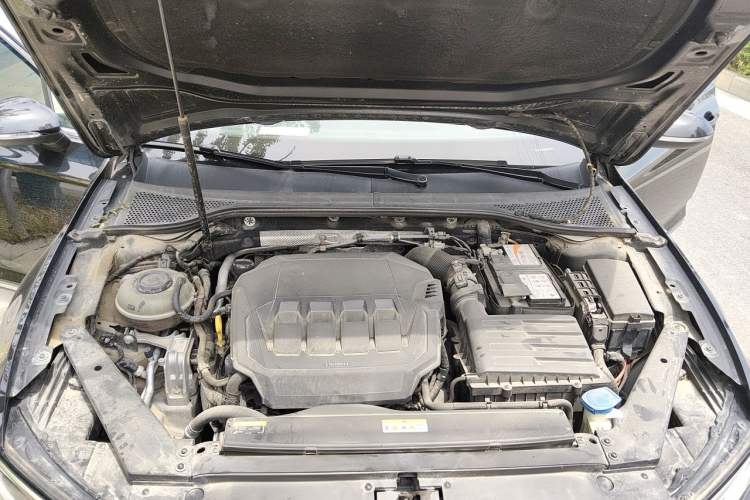 Used Volkswagen Magotan 2020 330TSI DSG Luxury Edition Engine Bay