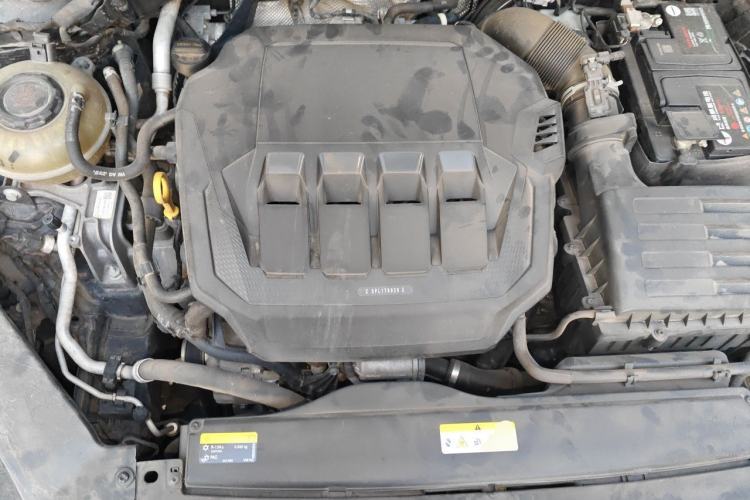 Used Volkswagen Magotan 2020 330TSI DSG Leading Model Engine Bay