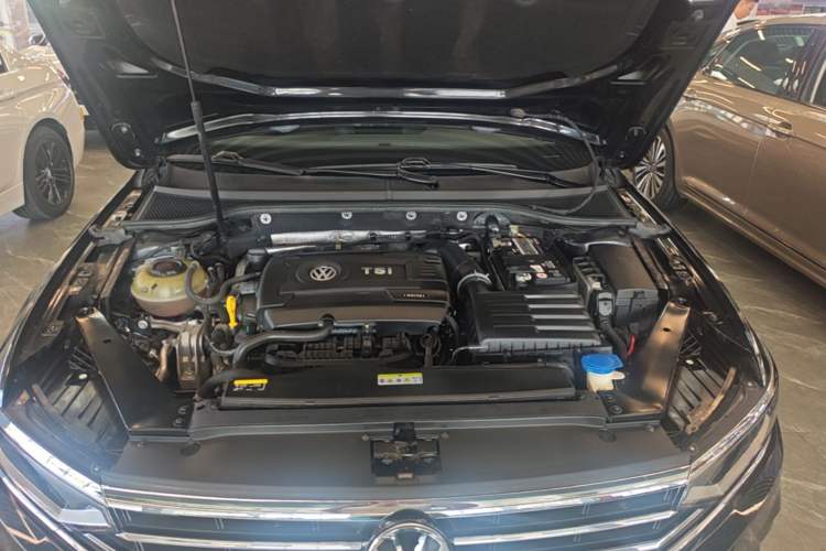 Used Volkswagen Magotan 2020 380TSI DSG Luxury Version Engine Bay