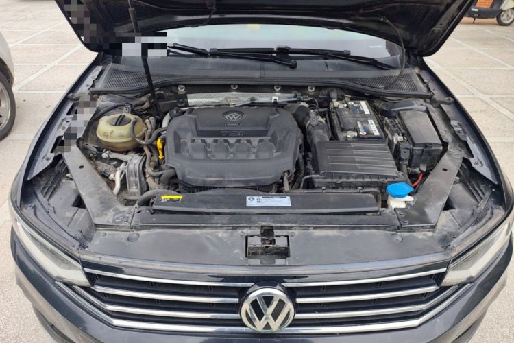 Used Volkswagen Magotan 2020 330TSI DSG Leading Model Engine Bay